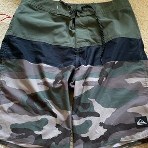 Quiksilver boardshorts